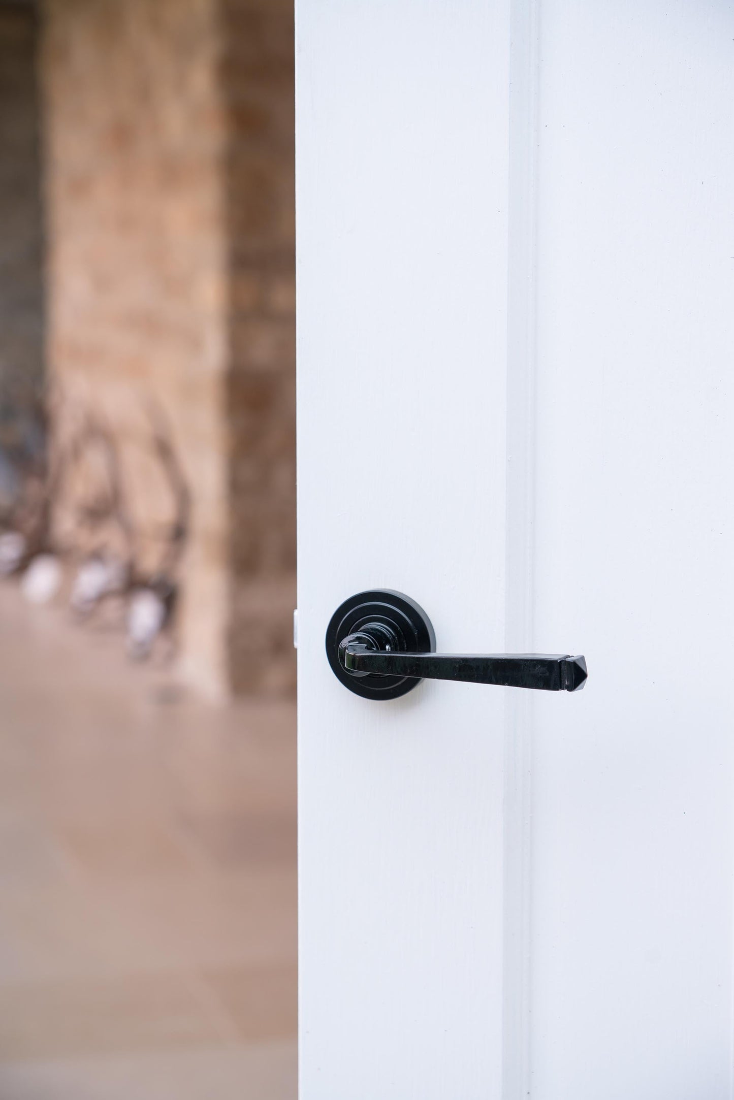 From The Anvil Avon Round Lever On Rose Set (Sprung)