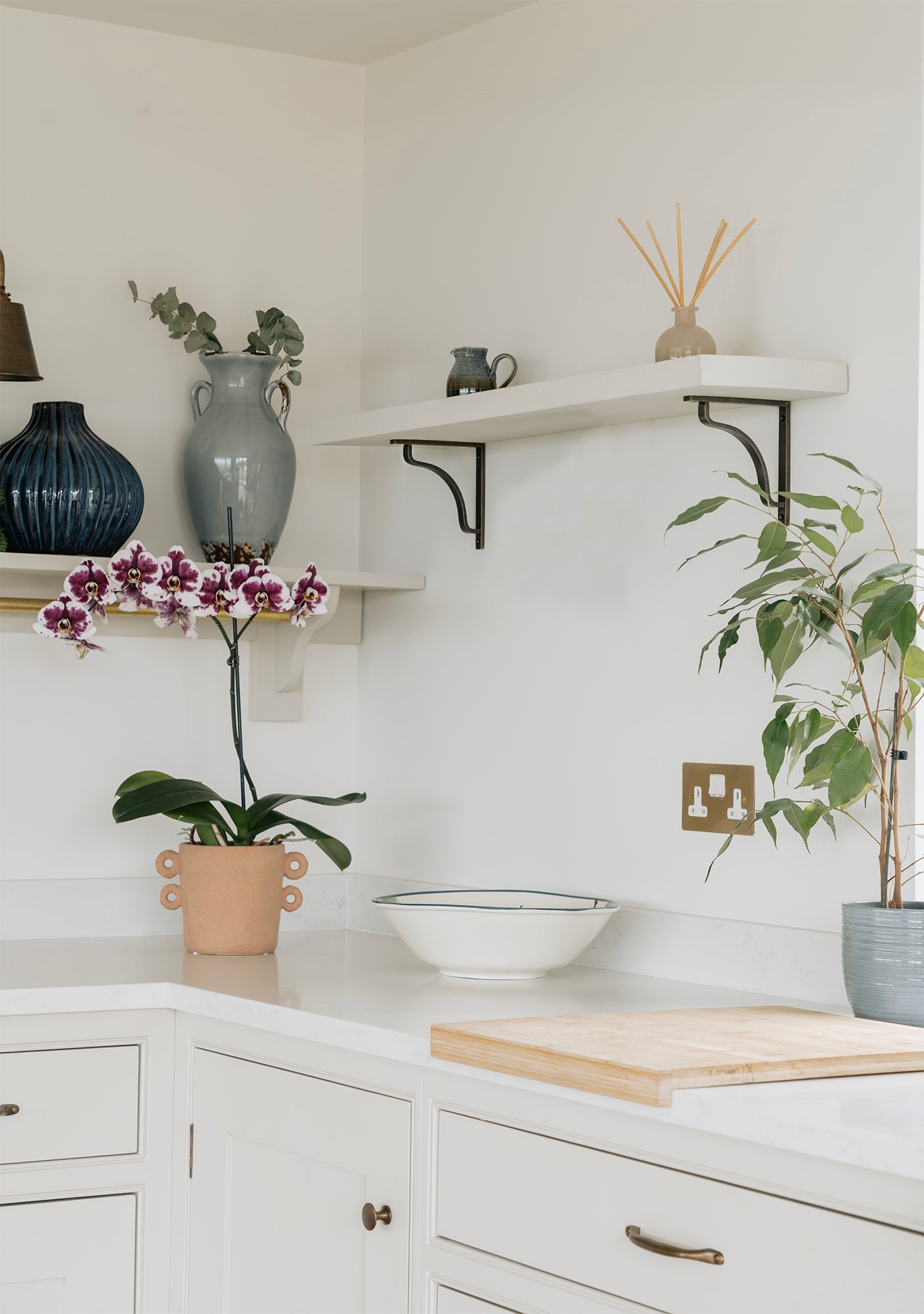 From The Anvil Abingdon Shelf Bracket