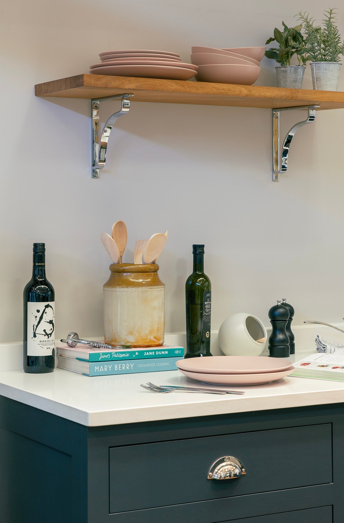 From The Anvil Abingdon Shelf Bracket