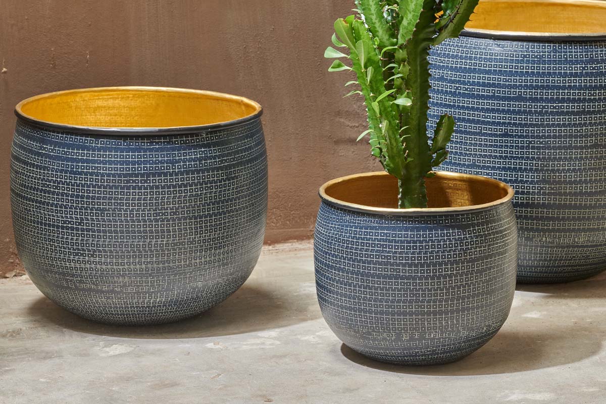Nkuku Tembesi Etched Planter Antique Black & Brass