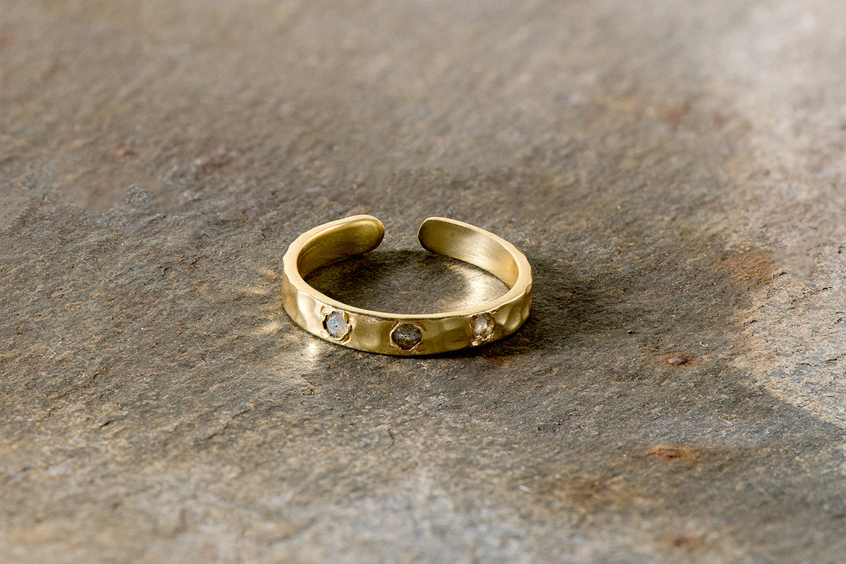 Nkuku Ratna Labradorite Ring Gold